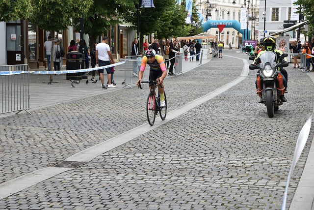 终导致他离 终导致他离